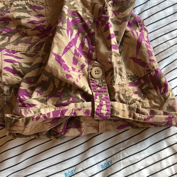 Old Navy Women’s Shorts - Picture 4 of 4